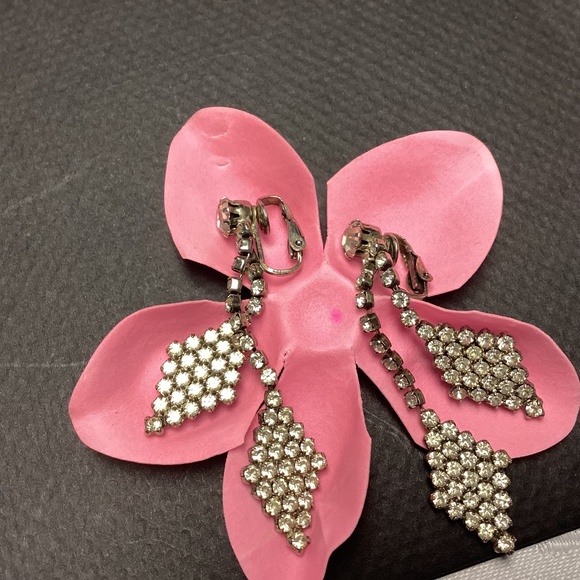 Vintage Rhinestone drop dangle earrings. Vintage BLING !!!MOMS COLLECTIONS 💃 - Picture 1 of 6